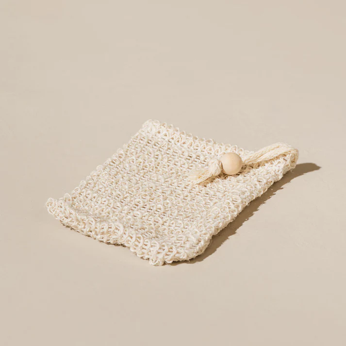 Geschenkset "Les Fleuries" - 2 Naturseifen, Sisal-Seifenbeutel & Holzablage – Bild 8