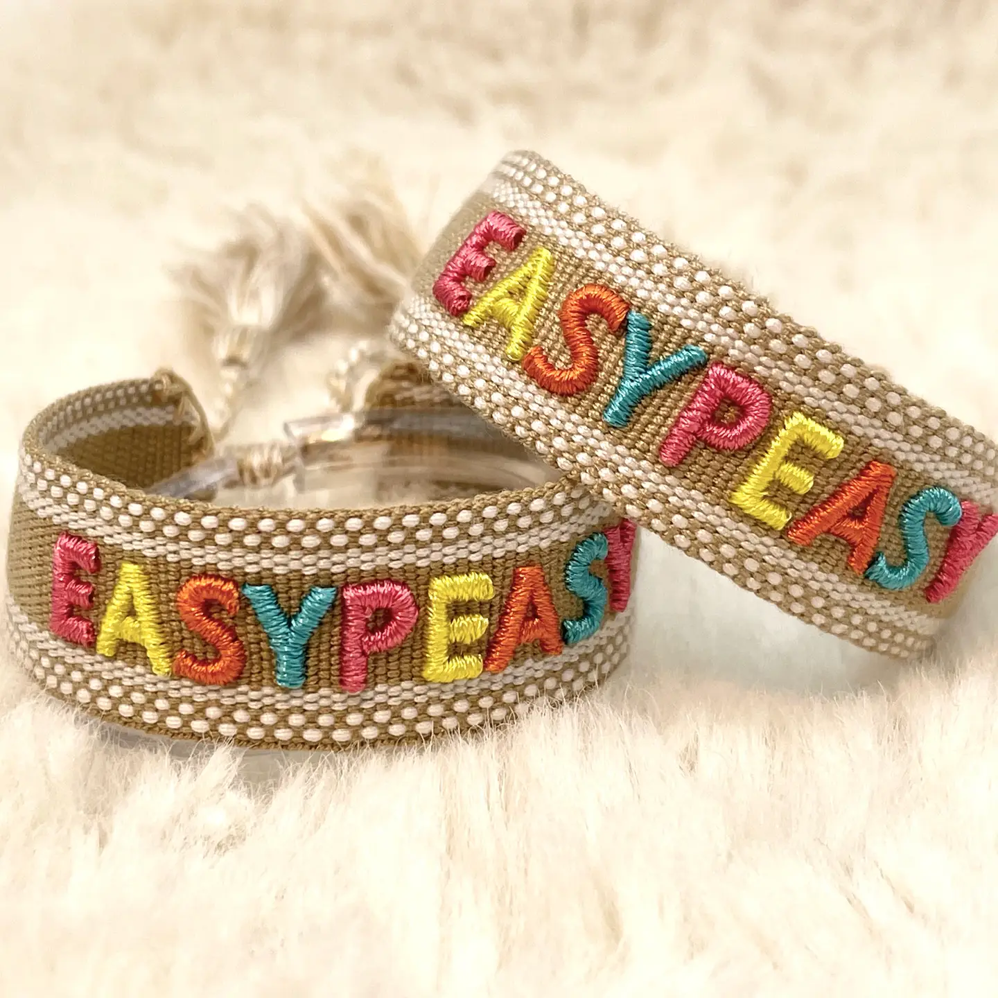 Statement-Armband "EASYPEASY" - gewebt, bestickt