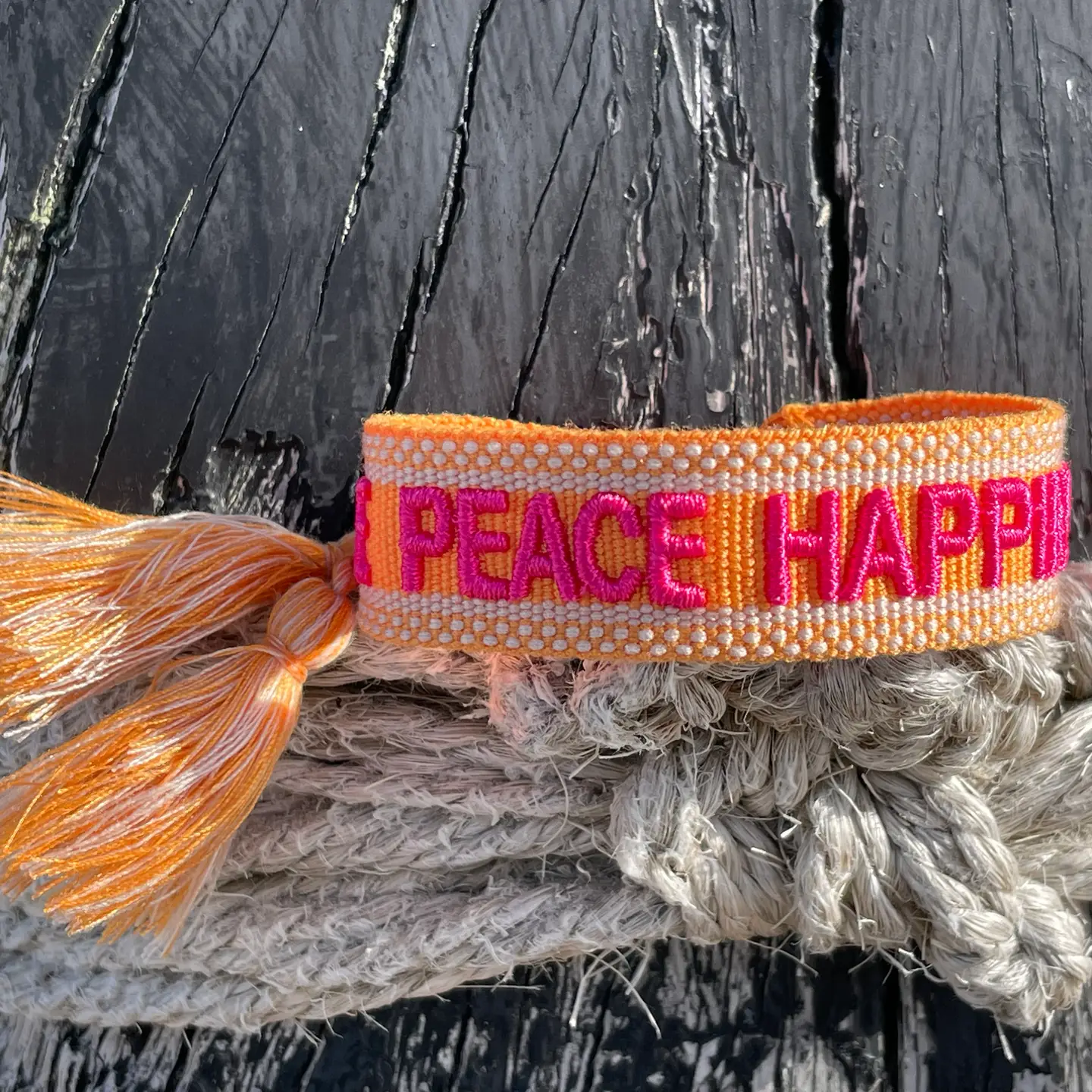 Statement-Armband "LOVE PEACE HAPPINESS" - gewebt, bestickt