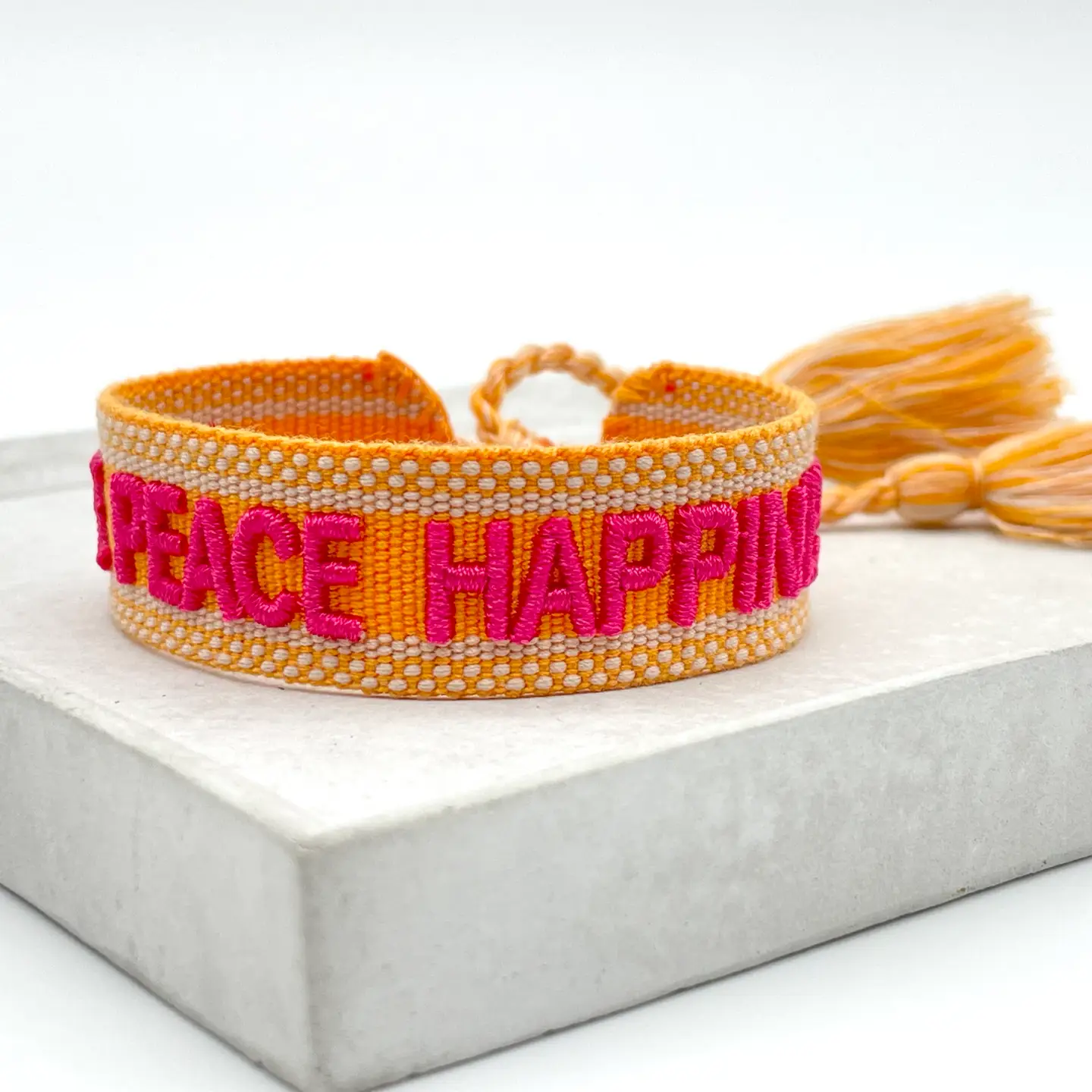 Statement-Armband "LOVE PEACE HAPPINESS" - gewebt, bestickt – Bild 2